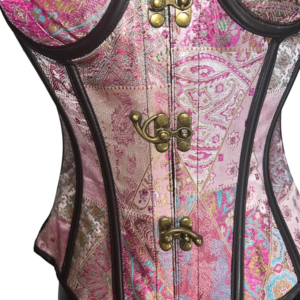 Pink corset - Picture 7 of 16